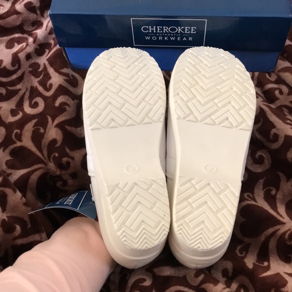 Clogs - Picture 4 of 5